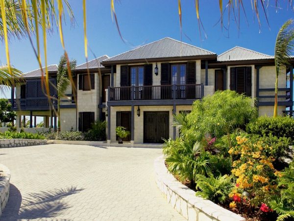 Sea Views From this Five bedroom Turks Retreat Private Pool
