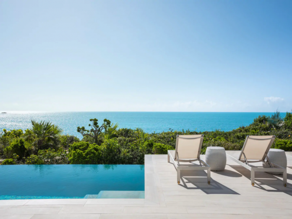 Waterfront Villa With Private Dock on Taylor Bay