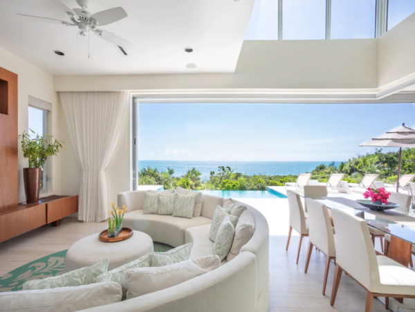 Waterfront Villa With Private Dock on Taylor Bay