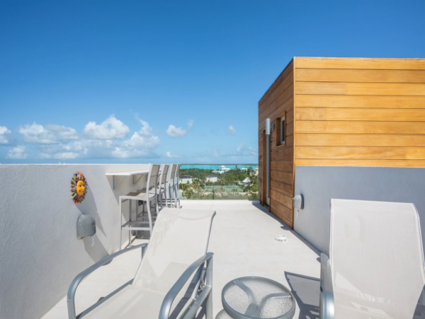 Waterfront Villa With Private Dock on Taylor Bay