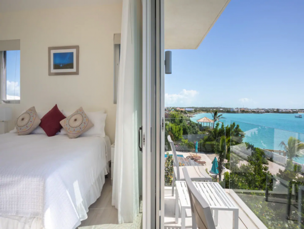 Waterfront Villa With Private Dock on Taylor Bay