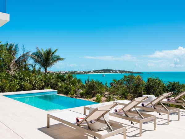 Waterfront Villa With Private Dock on Taylor Bay