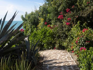 Luxury Four Bedroom Vacation Home in Turks & Caicos Sleeps 8 Luxury Four Bedroom Vacation Home in Turks & Caicos Sleeps 8