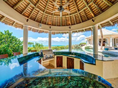 Contemporary Four Bedroom on Grace Bay