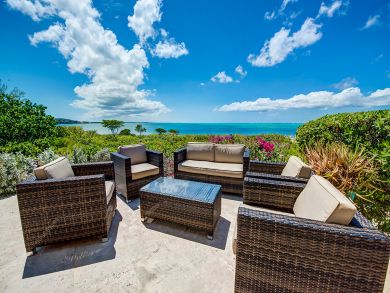 Contemporary Four Bedroom on Grace Bay