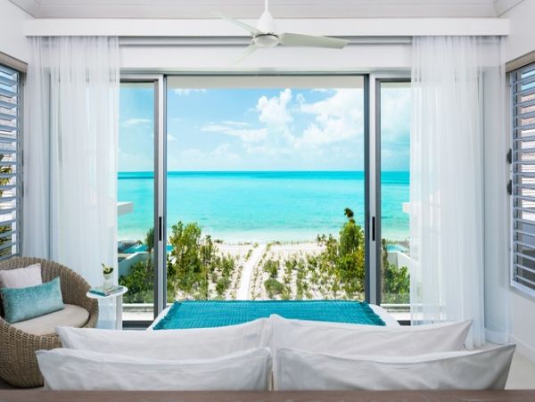 Turks & Caicos Stunning Vacation Pool Home on Beach