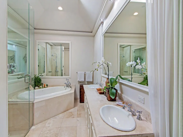 Bahamas Seven Bedroom Staff Luxury Beachfront Retreat