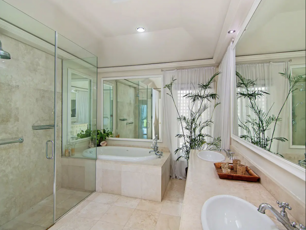 Bahamas Seven Bedroom Staff Luxury Beachfront Retreat