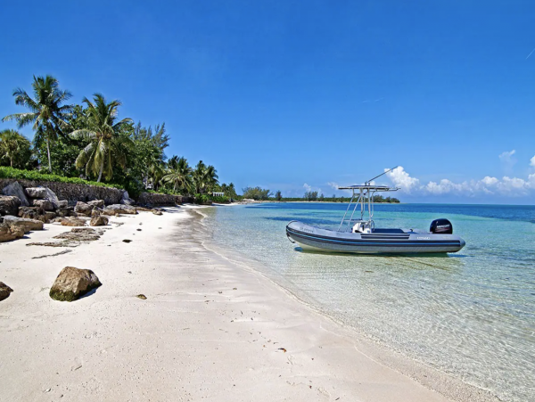 Bahamas Seven Bedroom Staff Luxury Beachfront Retreat