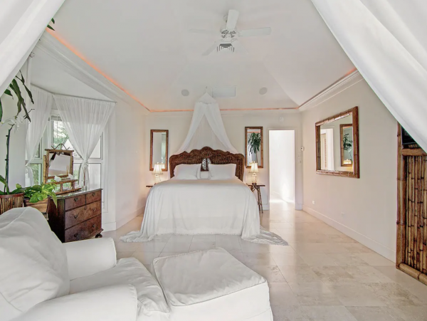 Bahamas Seven Bedroom Staff Luxury Beachfront Retreat