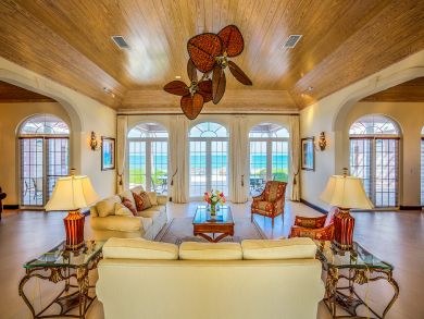 Beachfront Grand Bahama Luxury Villa