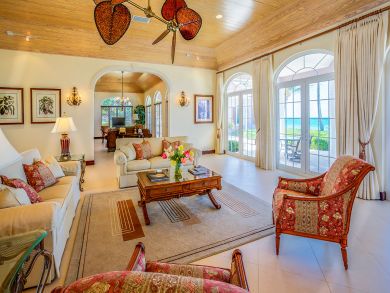 Beachfront Grand Bahama Luxury Villa