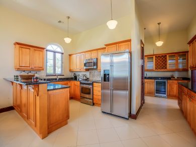 Beachfront Grand Bahama Luxury Villa
