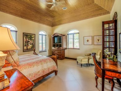 Beachfront Grand Bahama Luxury Villa