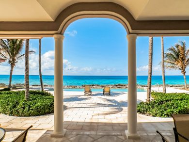 Beachfront Grand Bahama Luxury Villa