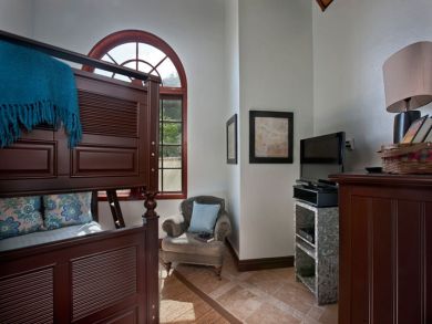 Private Pool Views and Five bedroom rent a Villa.