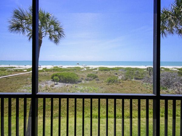 Beachfront Condo Retreat on Sanibel Island - Your Perfect Getaway