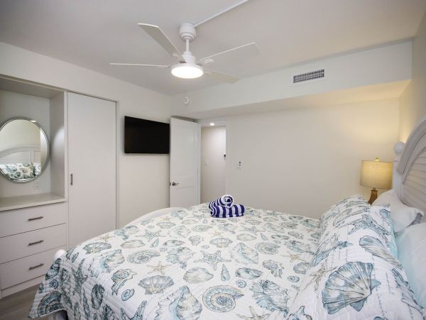 Beachfront Condo Retreat on Sanibel Island - Your Perfect Getaway