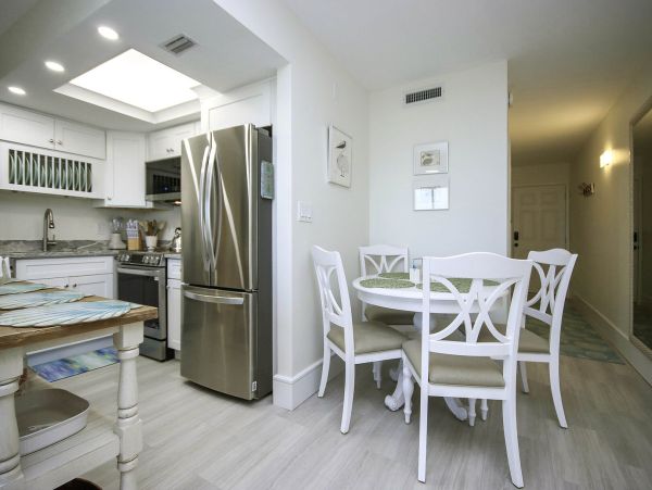 Beachfront Condo Retreat on Sanibel Island - Your Perfect Getaway
