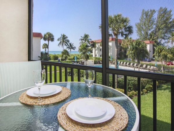 Sanibel Getaway: 1-Bedroom Condo Steps from the Beach