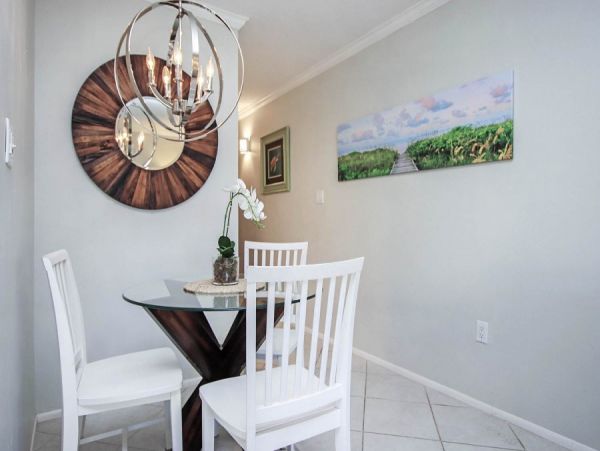 Sanibel Getaway: 1-Bedroom Condo Steps from the Beach