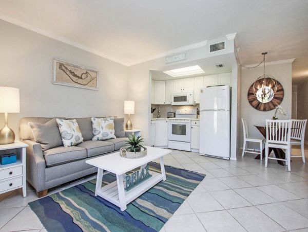 Sanibel Getaway: 1-Bedroom Condo Steps from the Beach