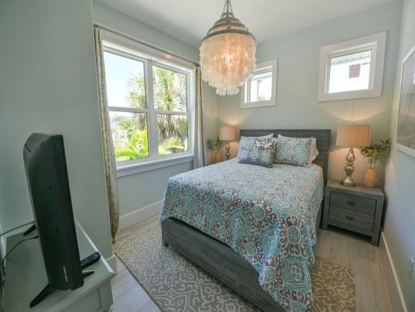 Anna Maria Luxury Vacation Home  With Private Pool 8 Guests