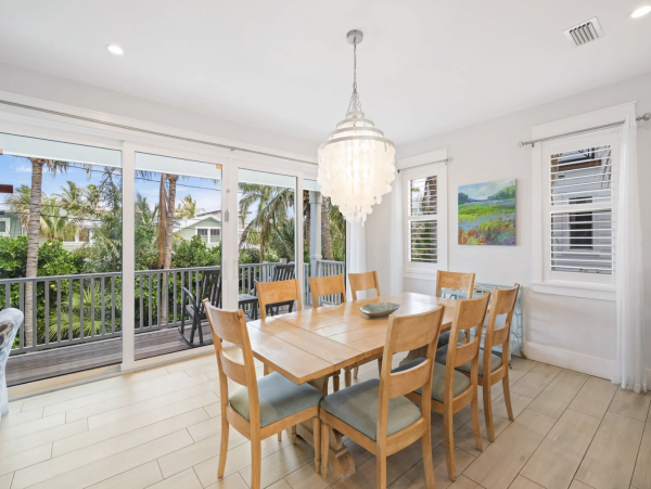 Anna Maria Luxury Vacation Home  With Private Pool  Steps to Sandy Beach FREE Golf Cart!