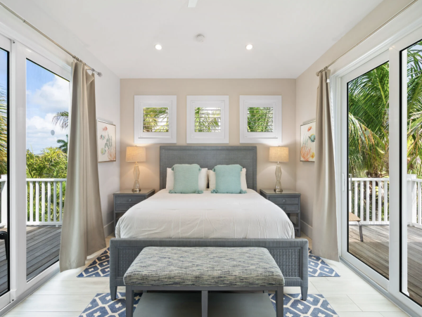 Anna Maria Luxury Vacation Home  With Private Pool  Steps to Sandy Beach FREE Golf Cart!