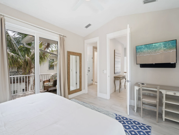 Anna Maria Luxury Vacation Home  With Private Pool  Steps to Sandy Beach FREE Golf Cart!
