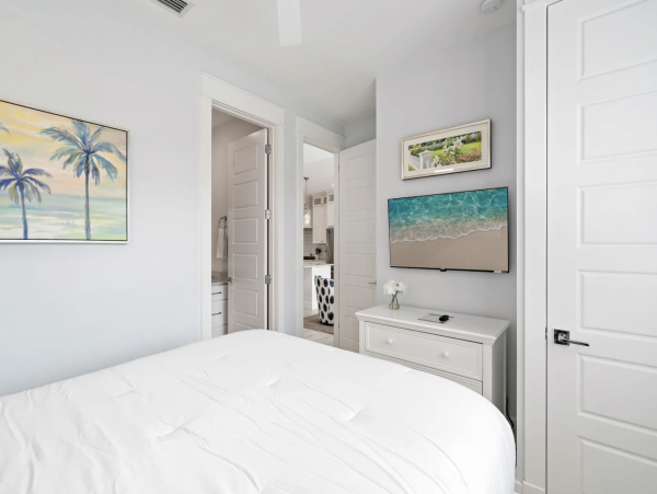 Anna Maria Luxury Vacation Home  With Private Pool  Steps to Sandy Beach FREE Golf Cart!
