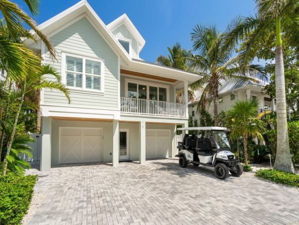 Anna Maria Luxury Vacation Home  With Private Pool  Steps to Sandy Beach FREE Golf Cart!
