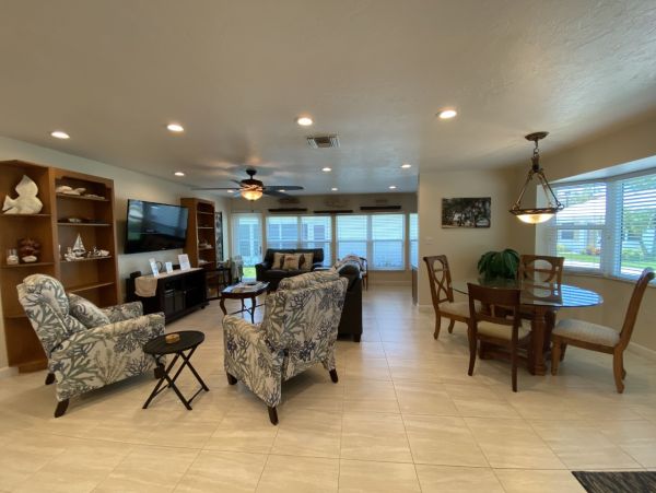 Three Bedroom Beach Villa on Siesta Key Sleeps 8 Guests