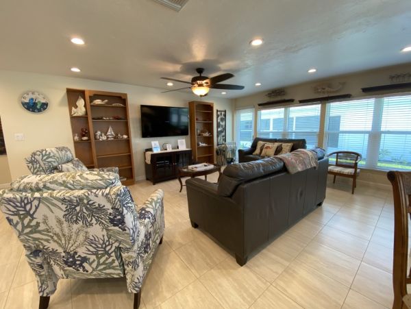 Three Bedroom Beach Villa on Siesta Key Sleeps 8 Guests