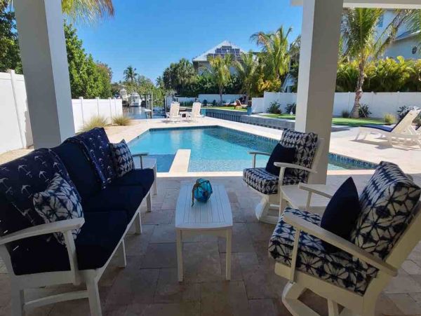 Short Walk to Anna Maria Beach from this 4 Bedroom Rental