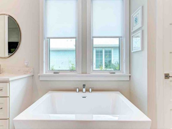 Short Walk to Anna Maria Beach from this 4 Bedroom Rental
