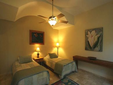 twin beds bedroom