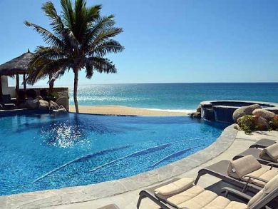 Five Bedroom Villa with all the Bells and Whistles!