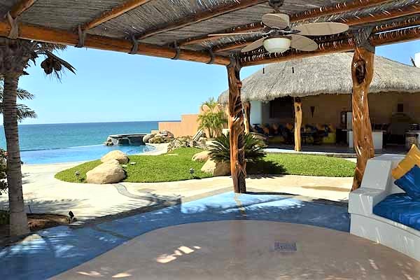 Five Bedroom Villa with all the Bells and Whistles!