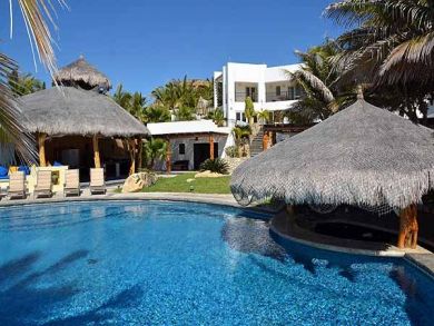 Five Bedroom Villa with all the Bells and Whistles!