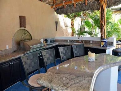 Five Bedroom Villa with all the Bells and Whistles!