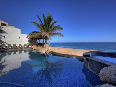 Five Bedroom Villa with all the Bells and Whistles!