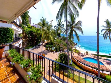 Boutique Complex Private Beach Setting Three Bedrooms