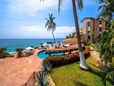 Boutique Complex Private Beach Setting Three Bedrooms
