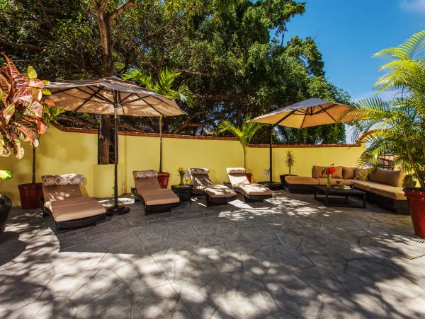 Stunning Vacation Villa with Pool & Spa Short Walk to Beach