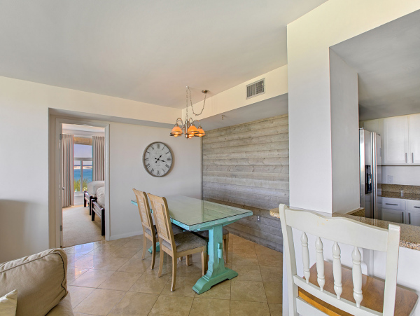 Luxury Three Bedroom Beach Condo Sleeps 8 Communal Pool