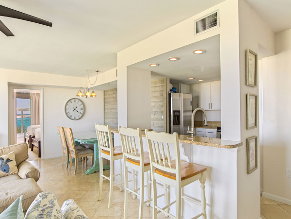 Luxury Three Bedroom Beach Condo Sleeps 8 Communal Pool