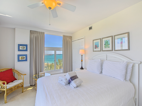Luxury Three Bedroom Beach Condo Sleeps 8 Communal Pool