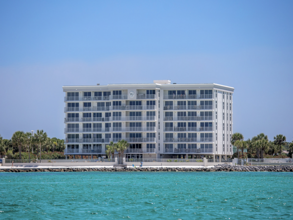 Luxury Three Bedroom Beach Condo Sleeps 8 Communal Pool