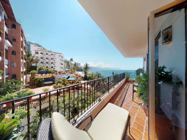 Puerto Vallarta 2 Bedroom Vacation Condo Steps from Beach